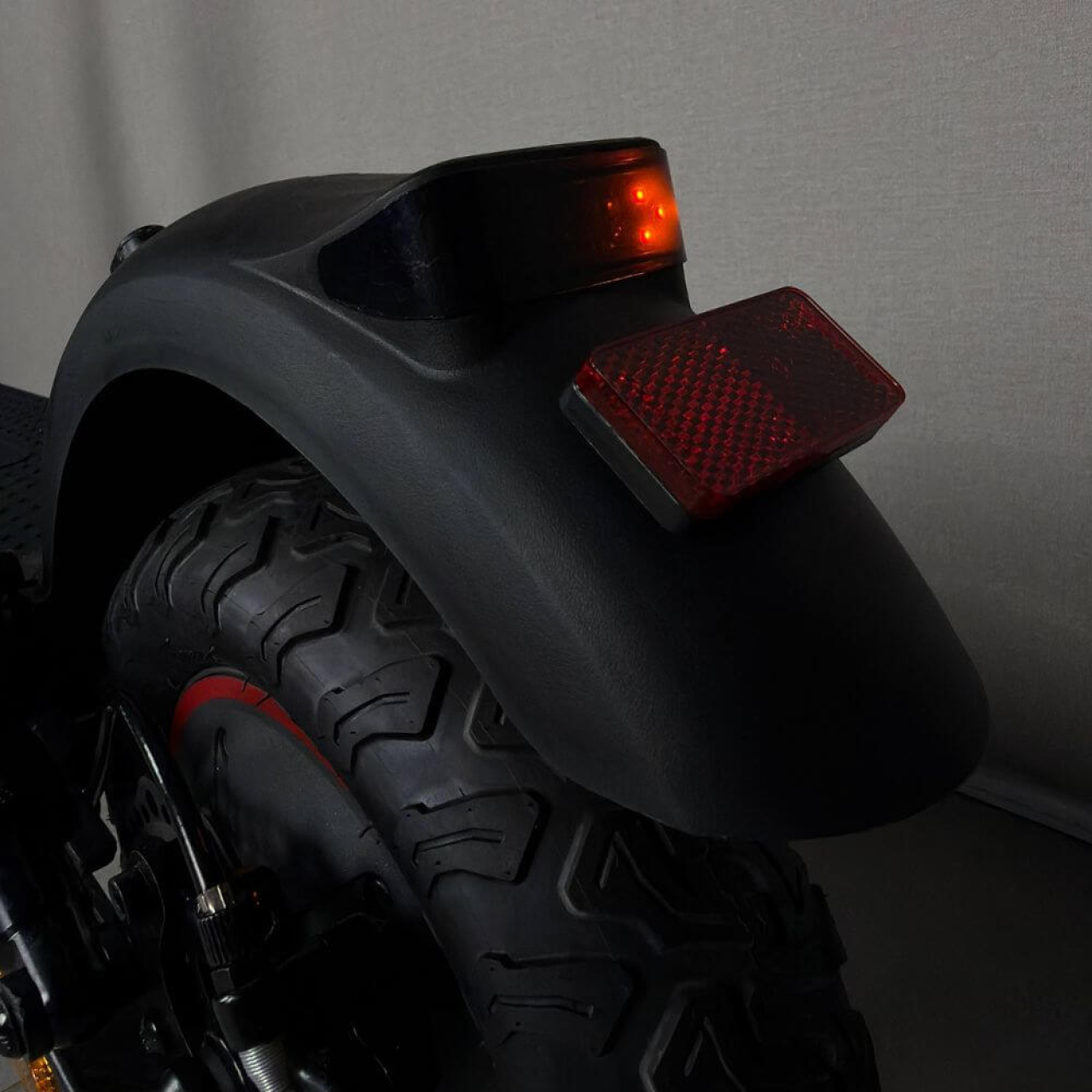 Електросамокат UMI Q10 Ultra 800W 48V 18Ah — до 45 км/год, 10,5", подвійна амортизація, Фото 3