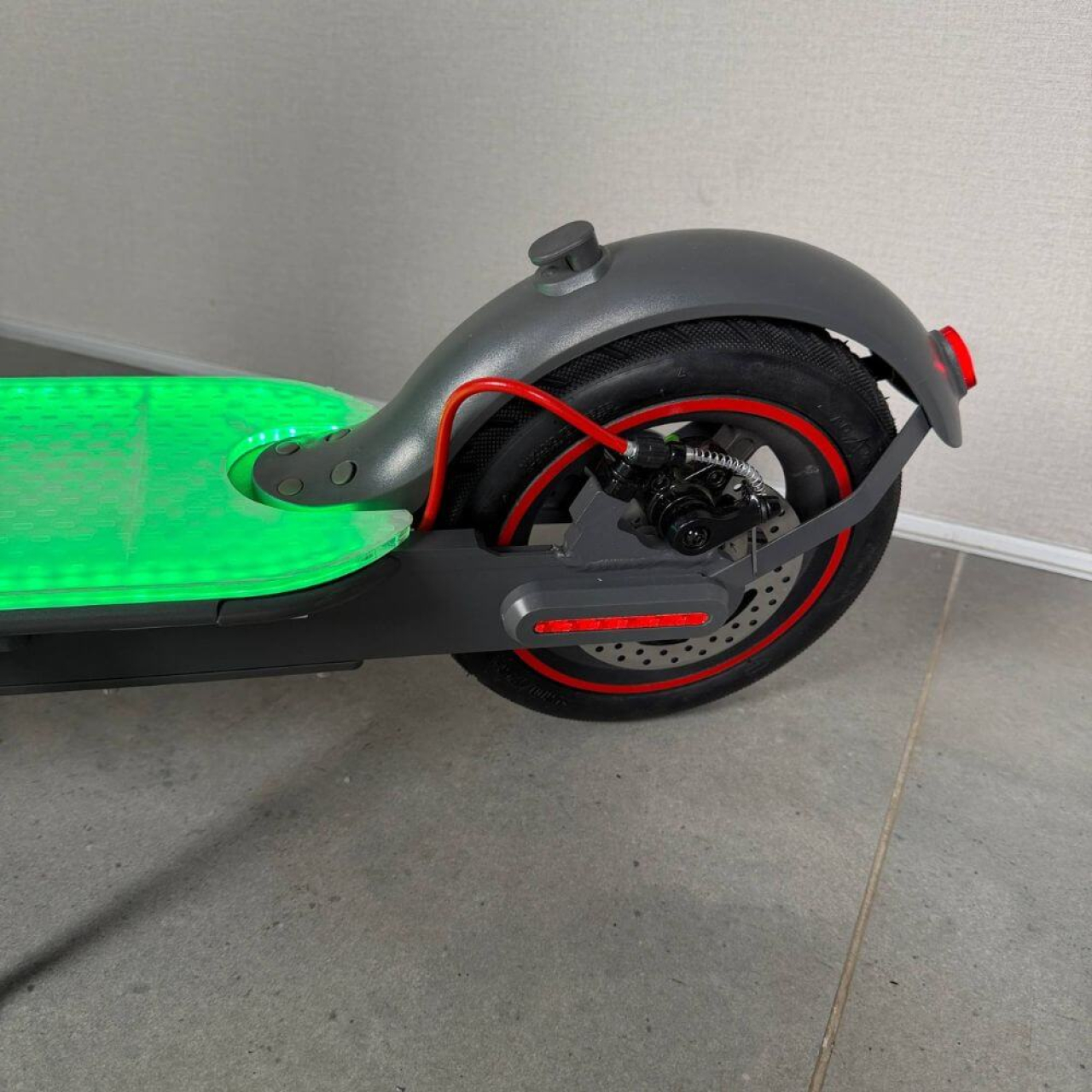 Электросамокат KUGOO PRO 5 LED Max 600W 36V 13Ah чёрный с амортизацией и LED-подсветкой, Фото 11