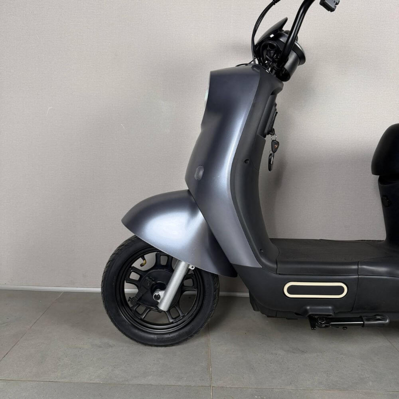 Електровелосипед EVOBIKE UNO 800W 48V 20Ah графітового кольору — двомісна модель із графеновим акумулятором та подвійною амортизацією, Фото 11