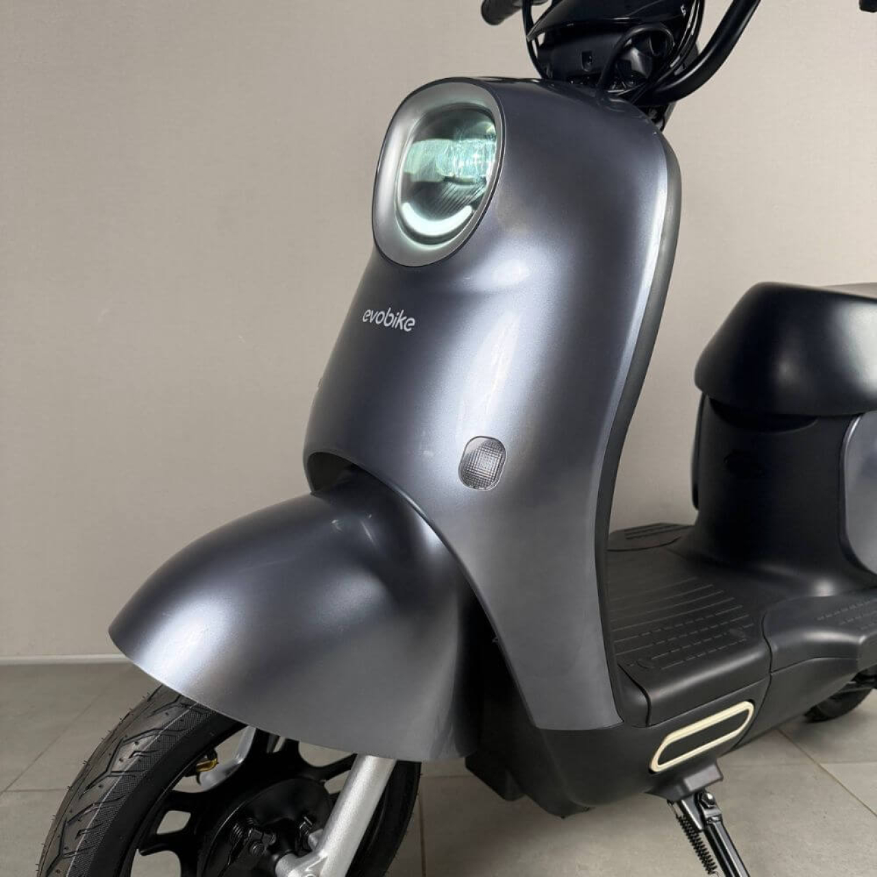 Електровелосипед EVOBIKE UNO 800W 48V 20Ah графітового кольору — двомісна модель із графеновим акумулятором та подвійною амортизацією, Фото 8