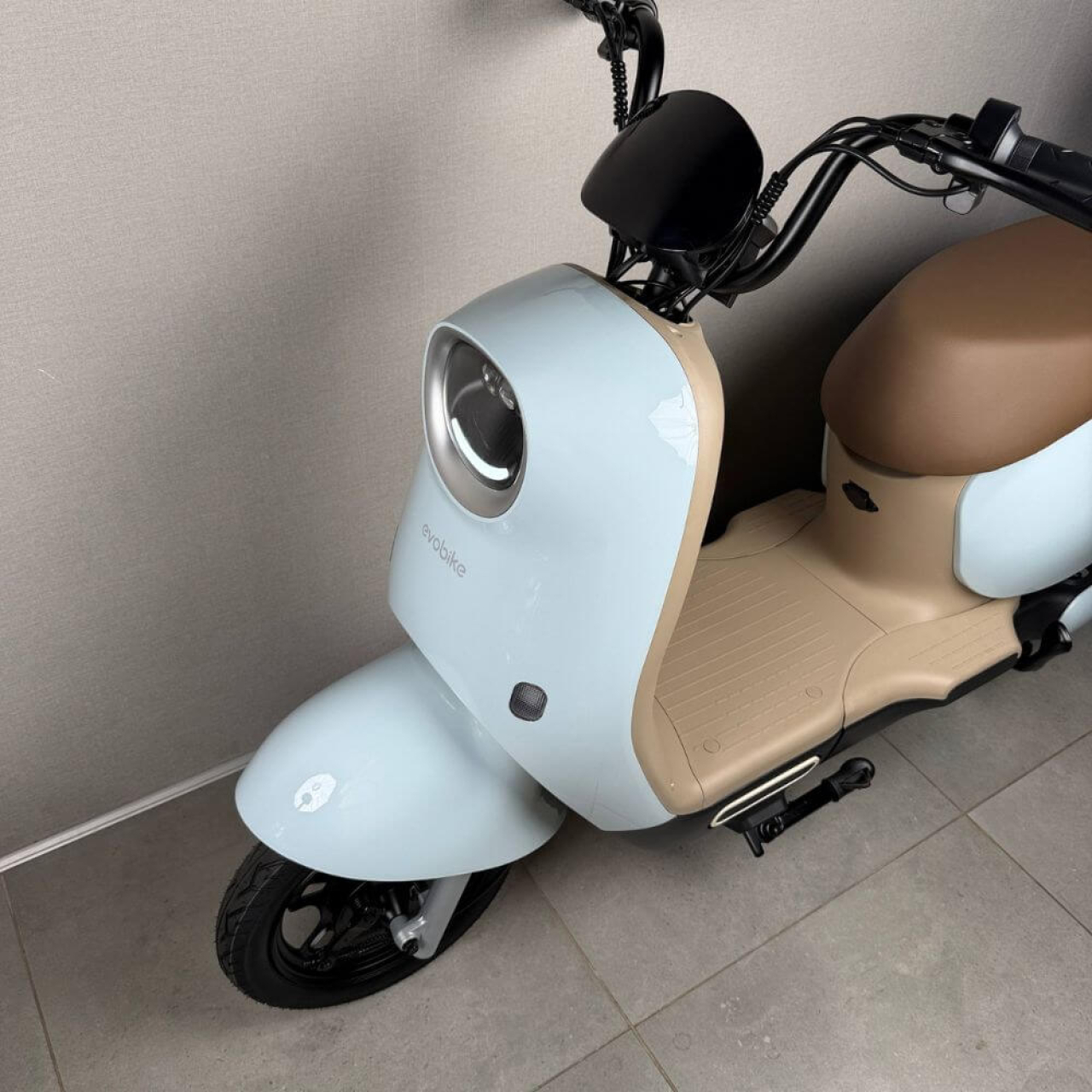Електровелосипед EVOBIKE UNO 800W 48V 20Ah блакитного кольору — двомісна модель із графеновим акумулятором та подвійною амортизацією, Фото 12