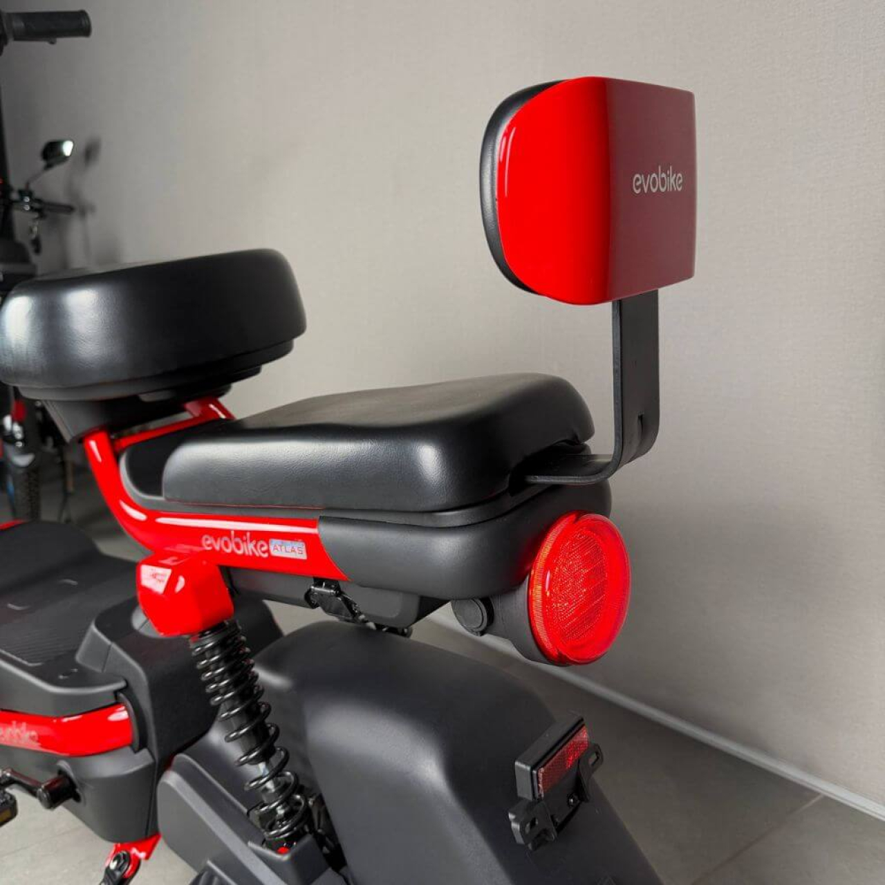 EVOBIKE Atlas 600W 48V 20Ah Красный — электровелосипед для ежедневных поездок по городу, Фото 12