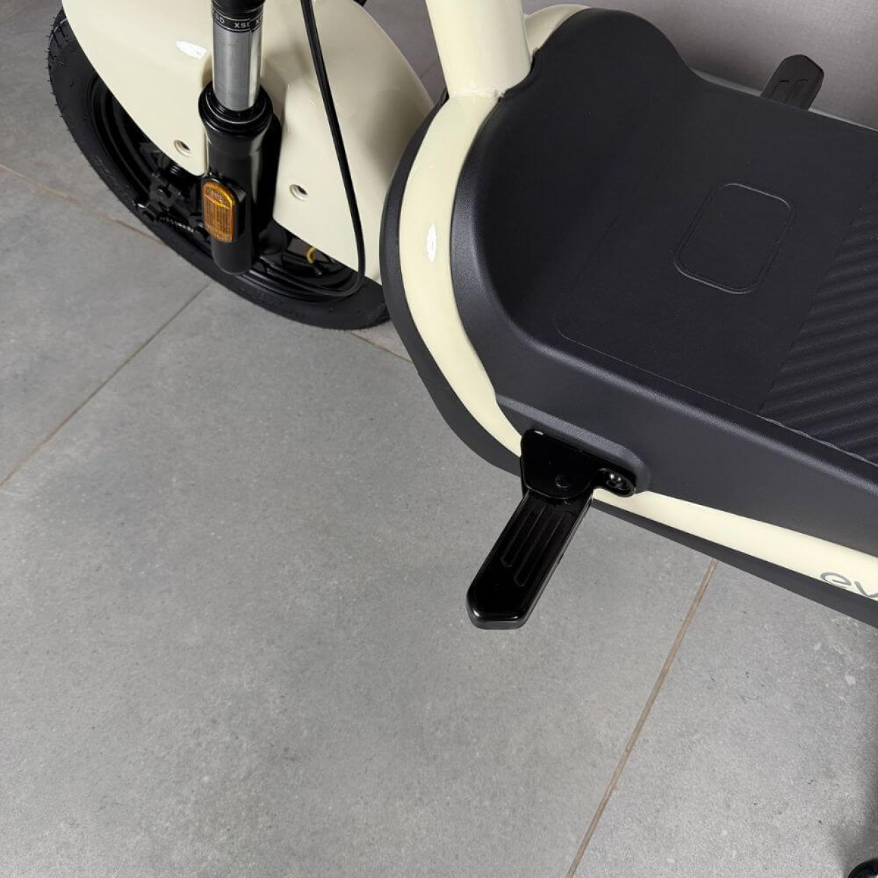 EVOBIKE Atlas 600W 48V 20Ah Молочный — электровелосипед для ежедневных поездок по городу, Фото 6