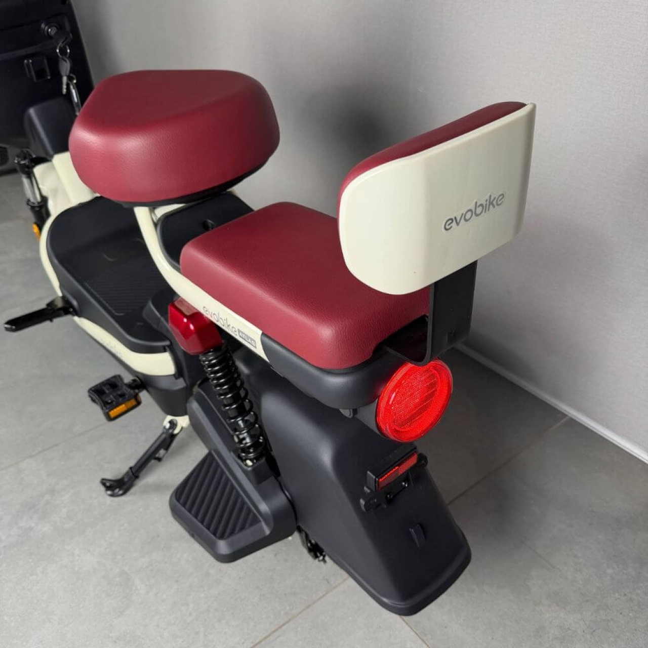 EVOBIKE Atlas PRO 14" 800W 60V 20Ah — электровелосипед с графеновым аккумулятором, до 30 км/ч, молочный, Фото 12