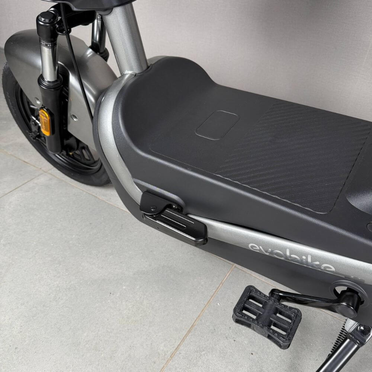 EVOBIKE Atlas PRO 14" 800W 60V 20Ah — электровелосипед с графеновым аккумулятором, до 30 км/ч, графит (серый), Фото 6