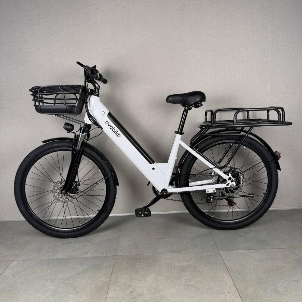 EVOBIKE Vivo N1 600W 48V 13Ah — электровелосипед 26" с LED-дисплеем и корзиной, белого цвета, Фото 1